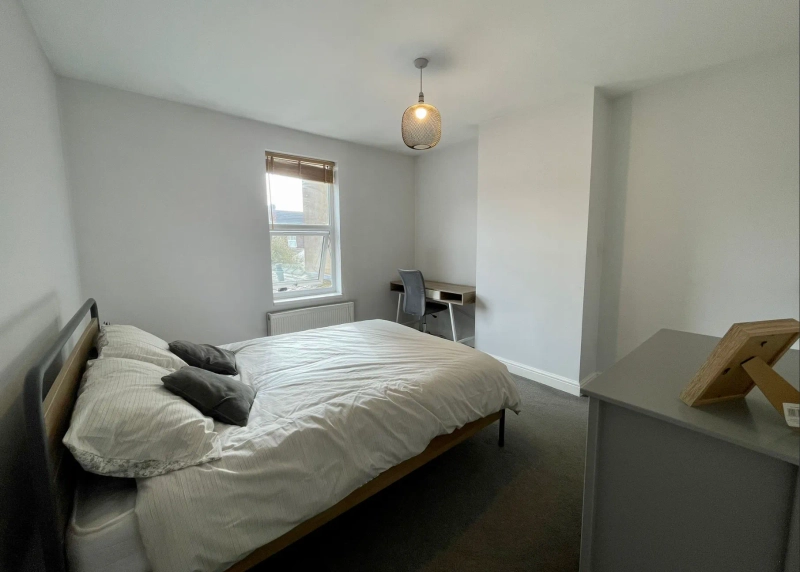 3 Bed - Bills Inclusive - Severn Street - Thumbnail 6